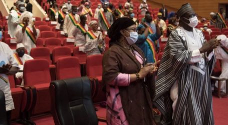 Le parlement malien approuve un plan quinquennal de transition démocratique