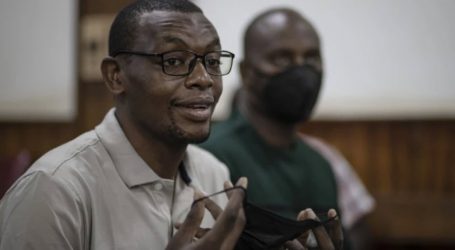 L’écrivain ougandais “torturé” Rukirabashaija arrive en Allemagne