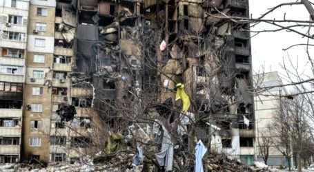 Cessez-le-feu temporaire déclaré : Des couloirs humanitaires ont été ouverts dans plusieurs villes ukrainiennes pour permettre aux non-combattants de partir, selon des responsables.