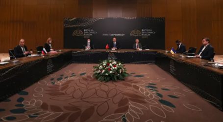 Les ministres des Affaires étrangères s’entretiennent en Turquie
